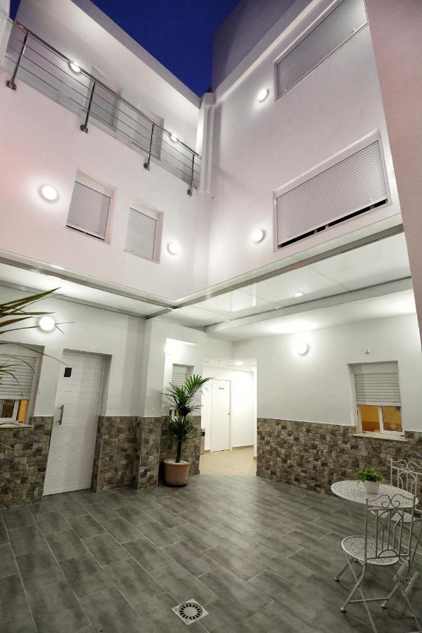 H.Palmones Hostel Luaran gambar