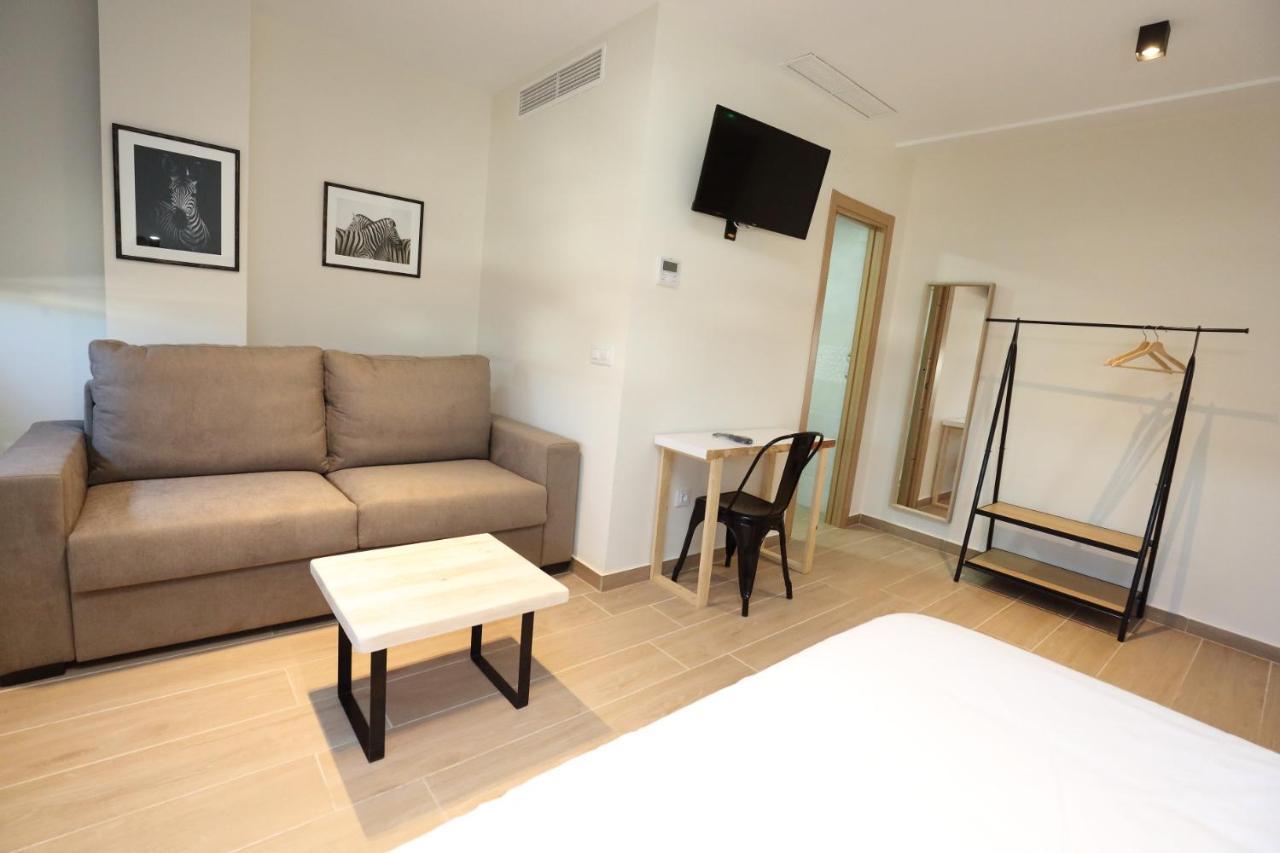 H.Palmones Hostel Luaran gambar