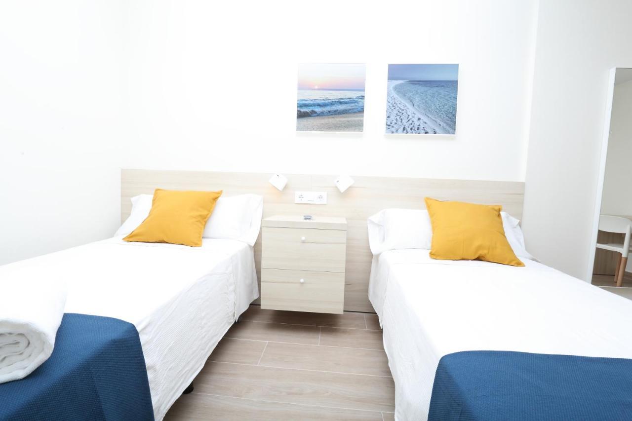 H.Palmones Hostel Luaran gambar