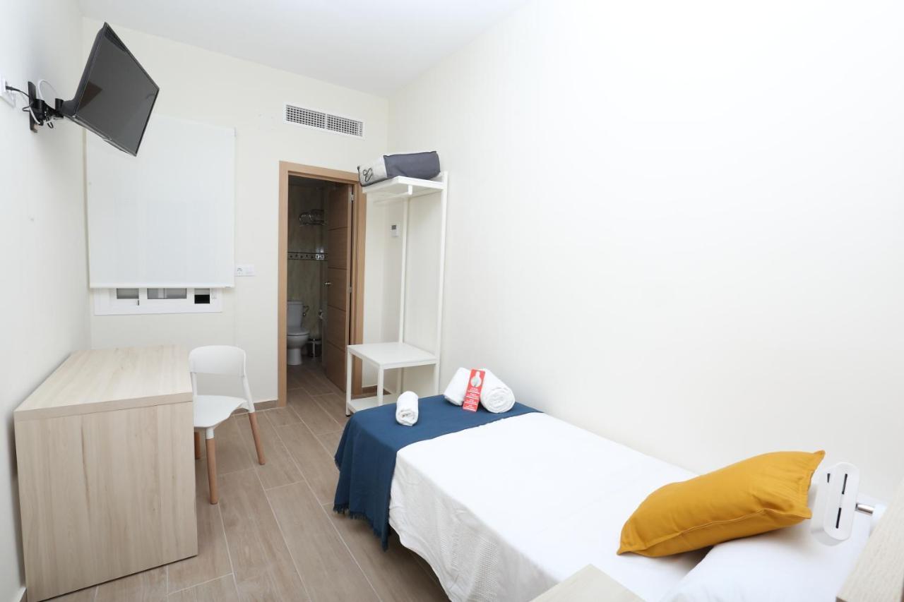 H.Palmones Hostel Luaran gambar